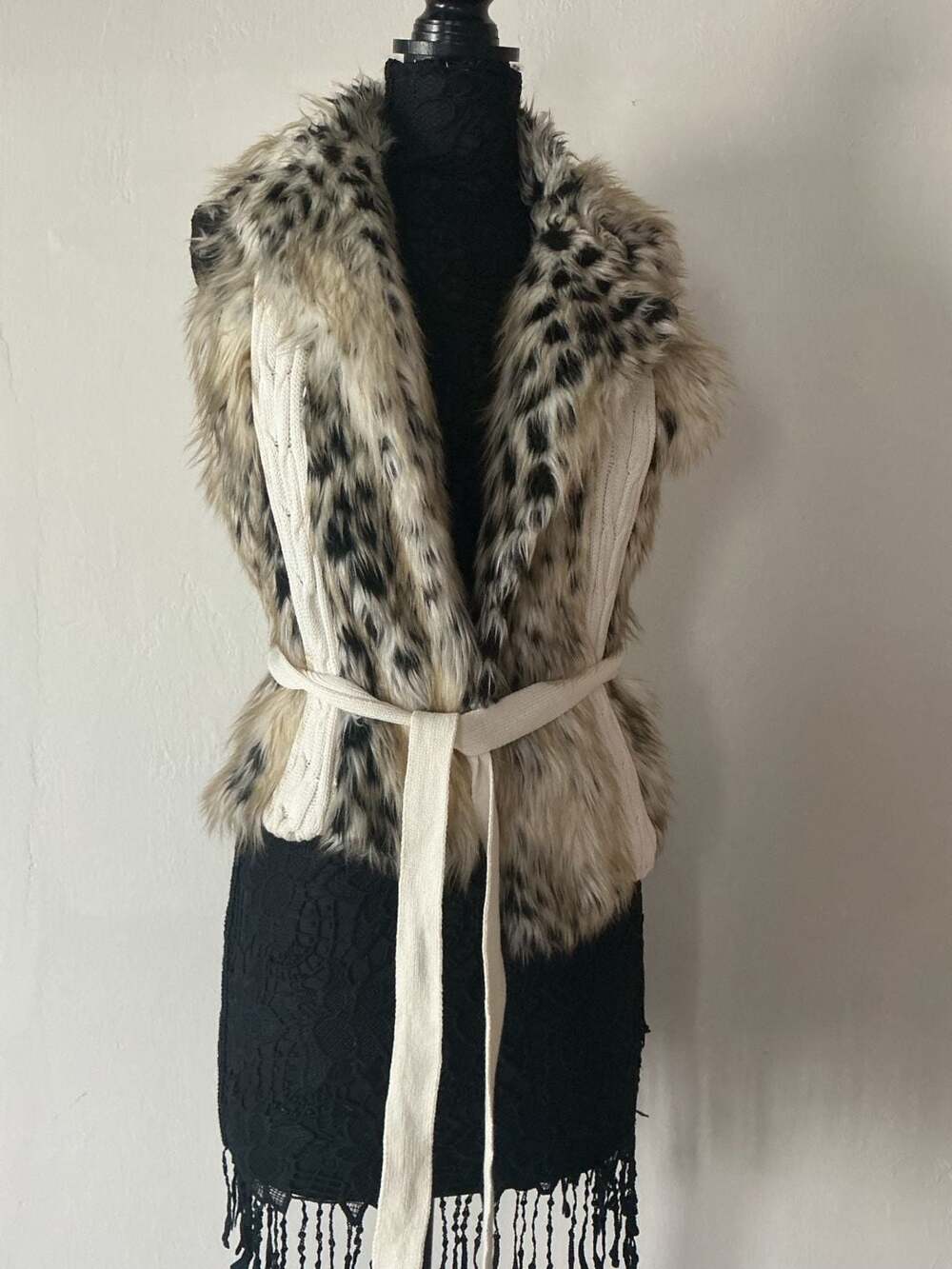 XOXO Women's Cream Cable Knit Faux Fur Leopard Trim Belted Vest Size L